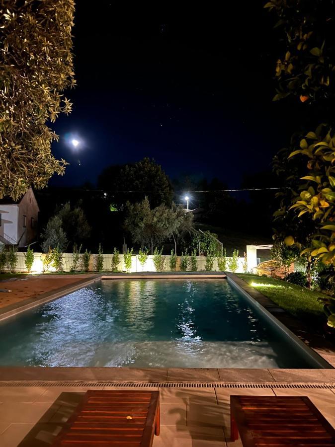 Casa Bizarra Villa Castanheira de Pera Bagian luar foto