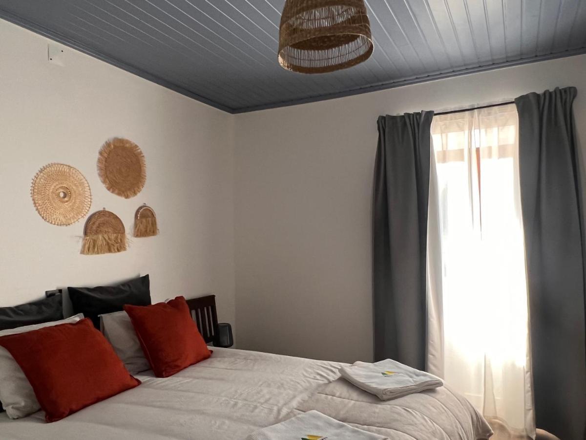 Casa Bizarra Villa Castanheira de Pera Bagian luar foto