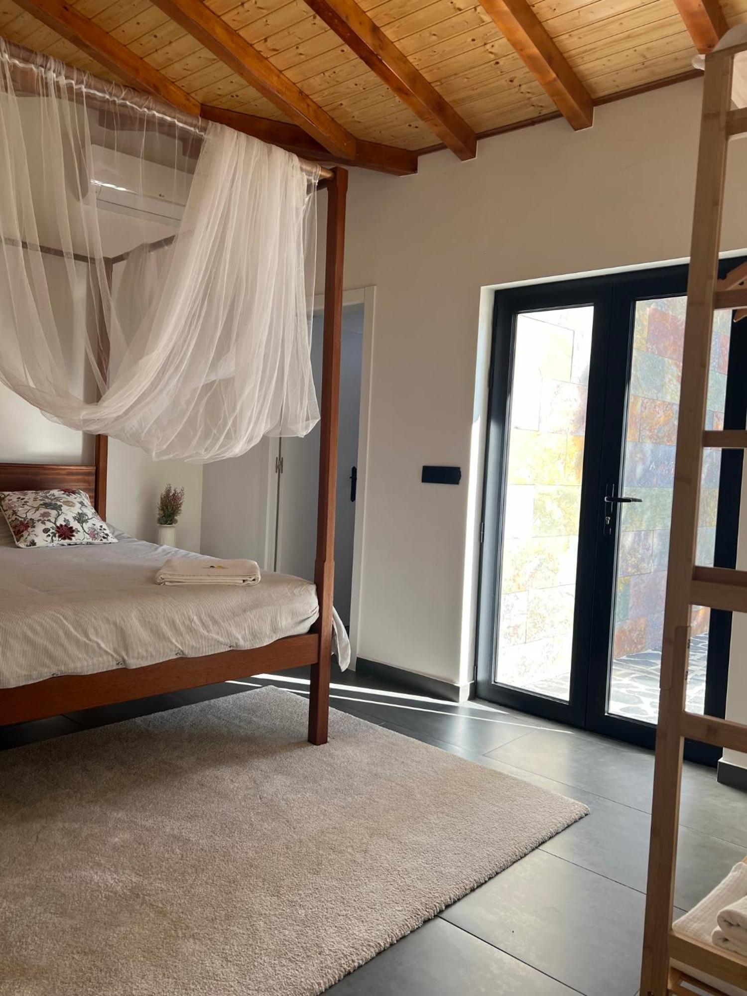 Casa Bizarra Villa Castanheira de Pera Ruang foto
